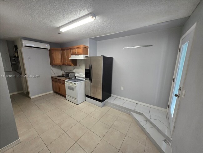 Building Photo - 16650 SW 141st Ct