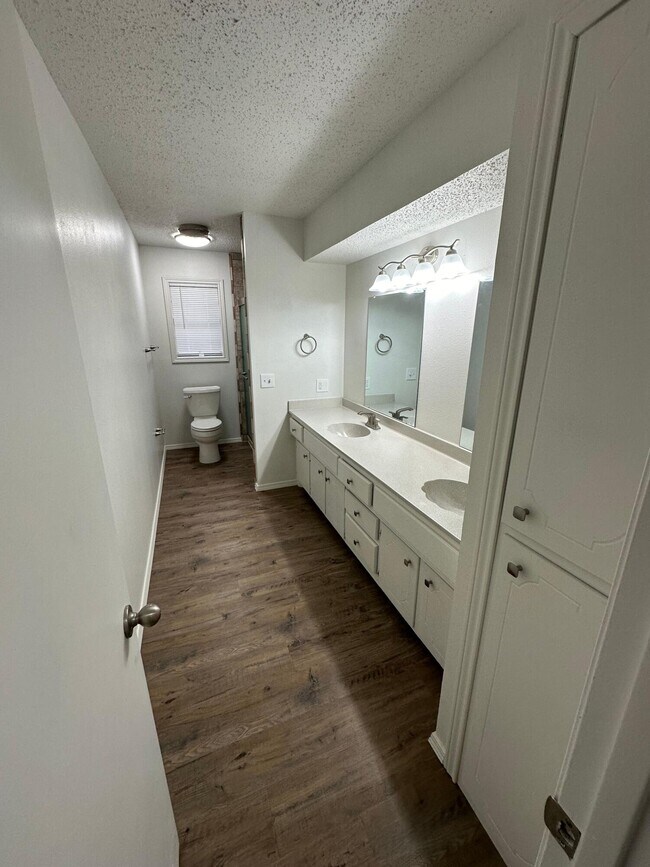 Building Photo - 1633 124th St