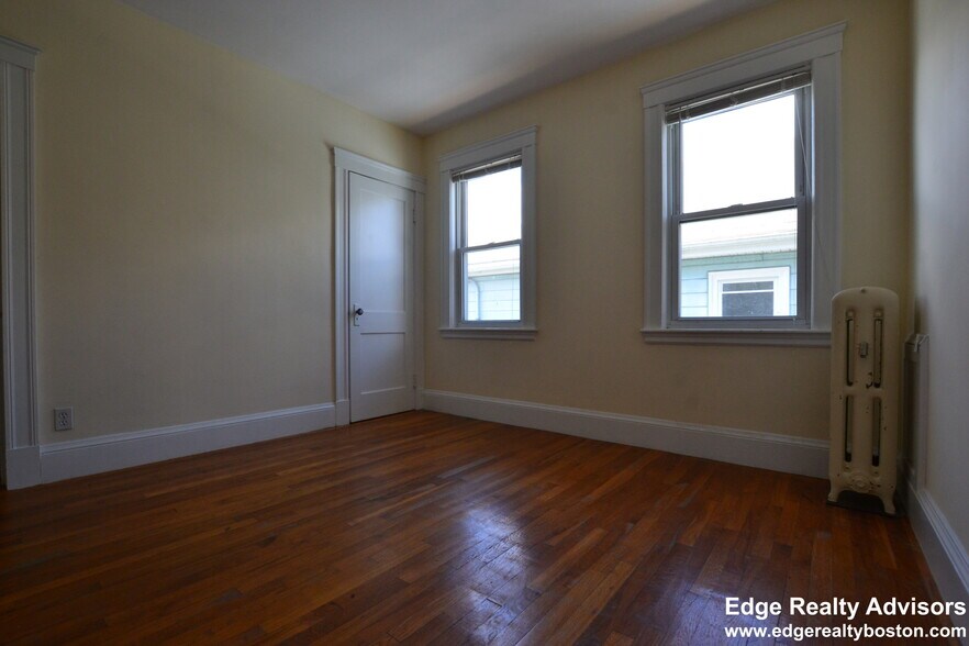 Building Photo - 44 Bostonia Ave