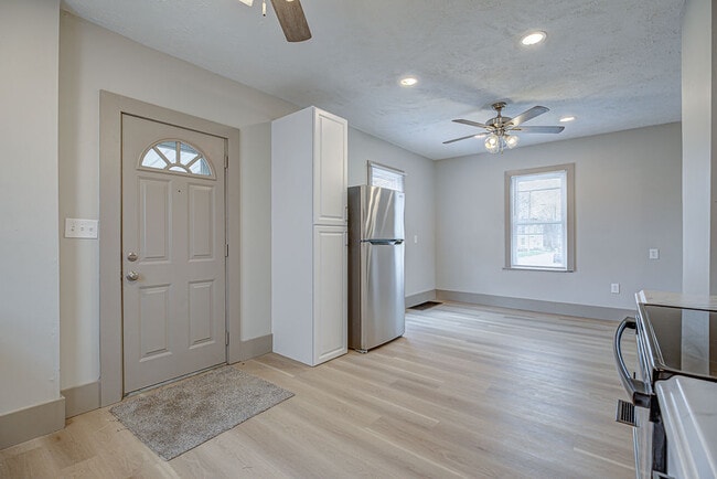 Building Photo - 1103 Reservoir St