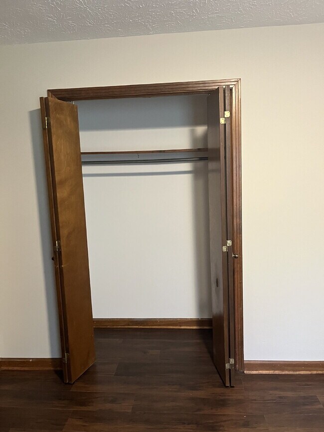 Building Photo - "Charming 3-Bedroom Retreat in Nashville – Spacious 1,149 Sq Ft with 1.5 Baths!"