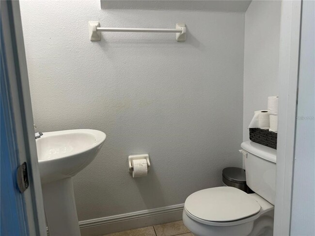 Building Photo - 2112 Jessa Dr