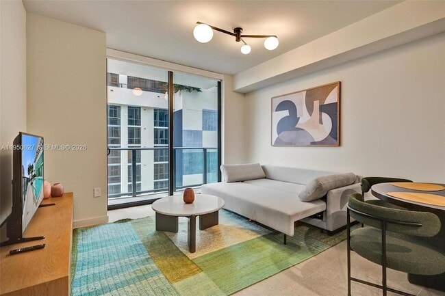 Building Photo - 11 NE 6th St