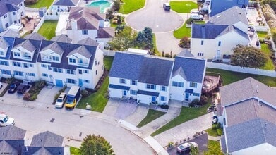 Building Photo - 20 Horizon Ln