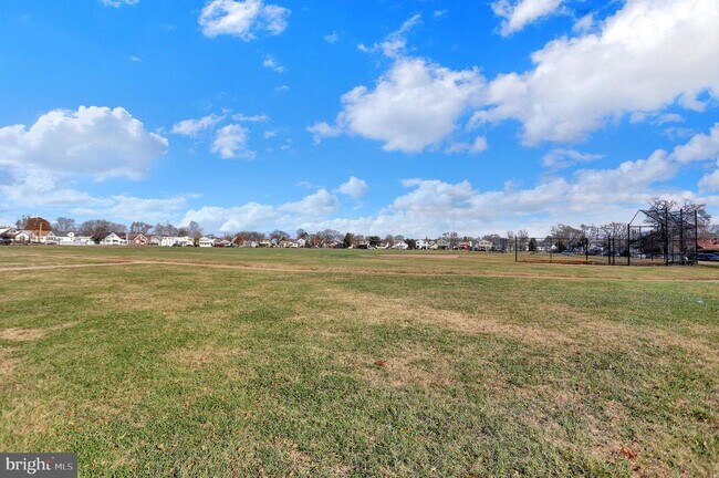 Building Photo - 2857 Plainfield Rd