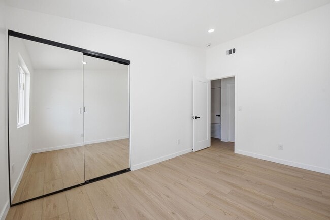 Building Photo - Brand new remodel!