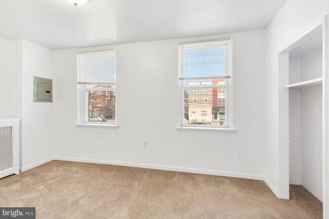 Building Photo - 600 E Girard Ave