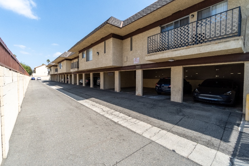 Building Photo - 3523 W Savanna St