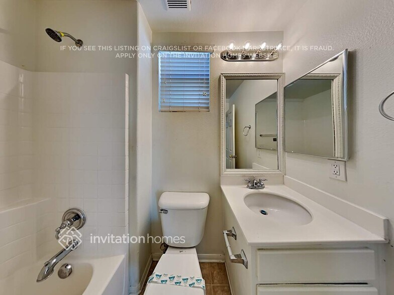 Building Photo - 1679 Benedict Ct