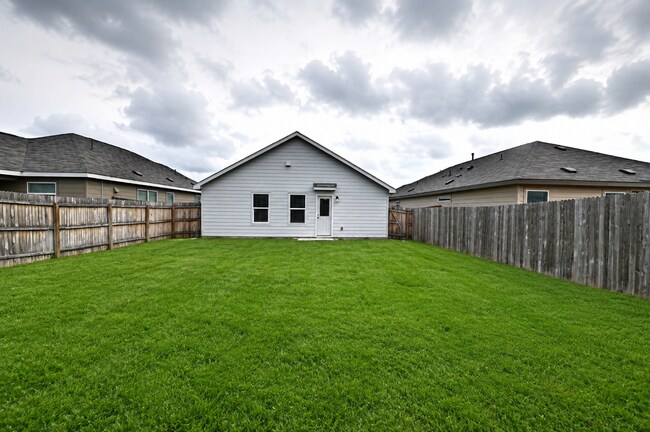 Building Photo - 7927 Dovers Den