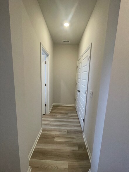 Building Photo - 1720 Manuka Ln