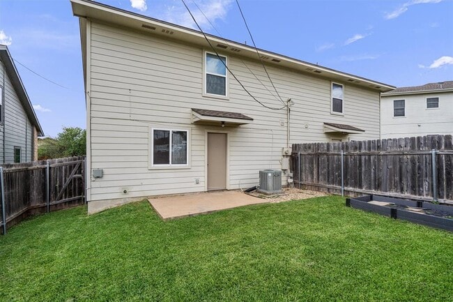 Building Photo - 315 Rawhide Loop