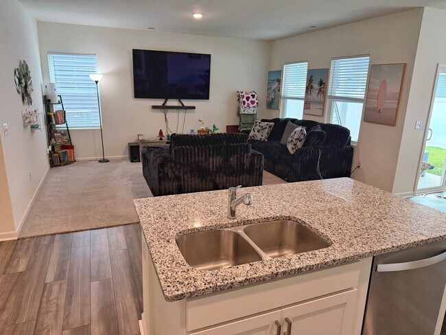 Building Photo - 2028 Bogue Ln