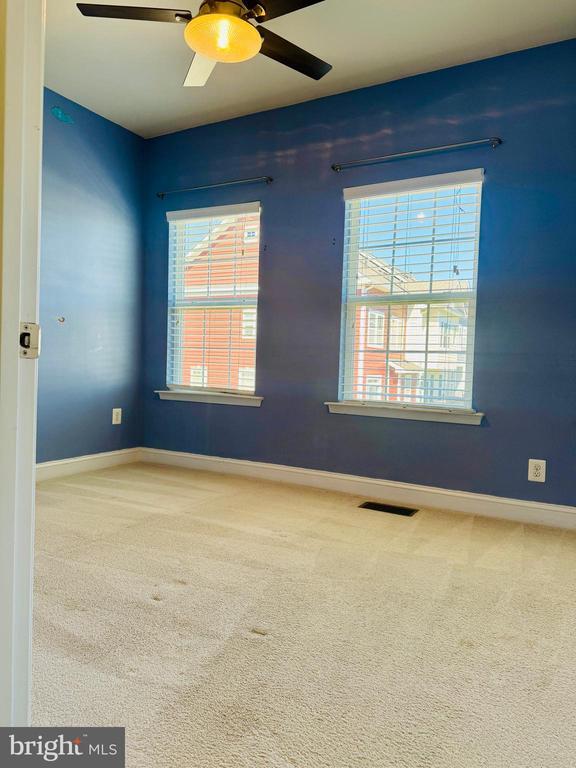 Building Photo - 5715 Rosanna Pl