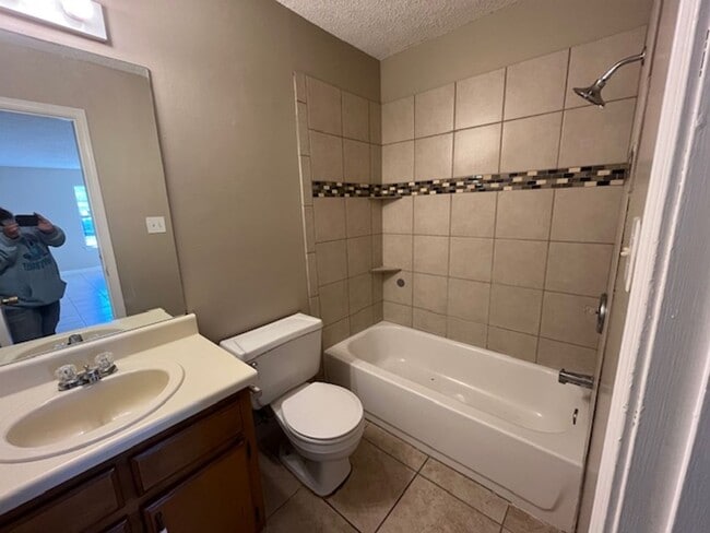 Building Photo - Renovated 3 Bedroom 2 Bath Home for Rent!!