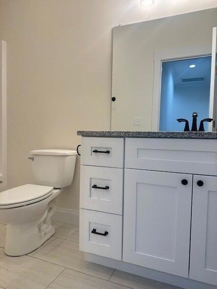 Building Photo - 1923 Cypress Ln