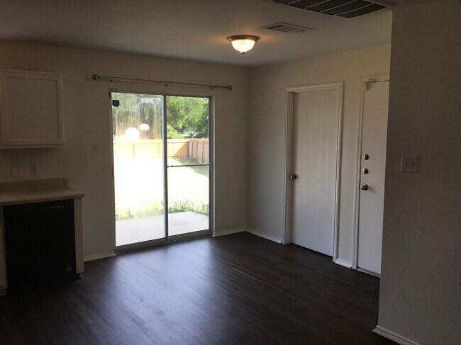Building Photo - 3500 Banda Ln