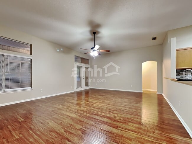 Building Photo - 13966 Summer Breeze Dr