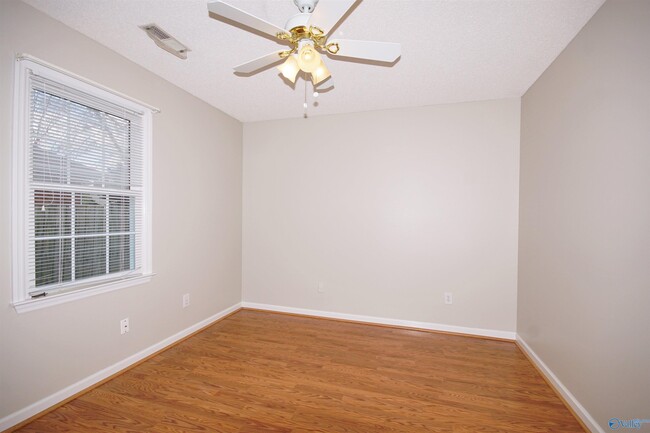 Building Photo - 115 Markum Ln