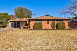 Building Photo - 1940 E Rancho Dr