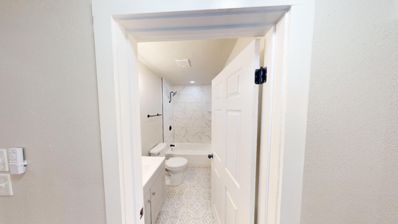 Building Photo - 7323 Glen Arbor Dr