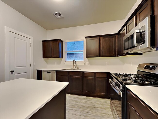 Building Photo - 14308 Peach Tree Dr