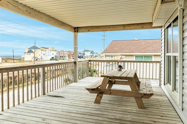 Building Photo - 23012 Verano Dr