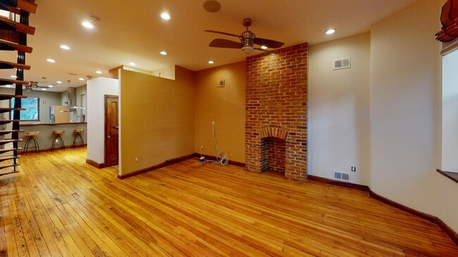 Building Photo - 1834 Ingleside Terrace NW