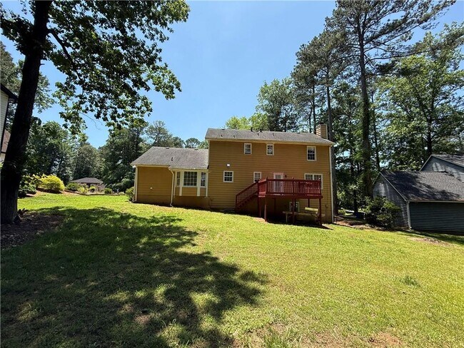 Building Photo - 1544 Acorn Forest