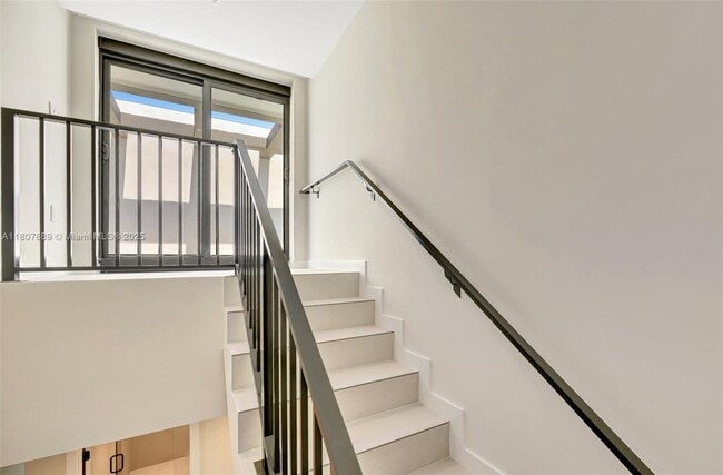 Building Photo - 2692 SW 25th Ave
