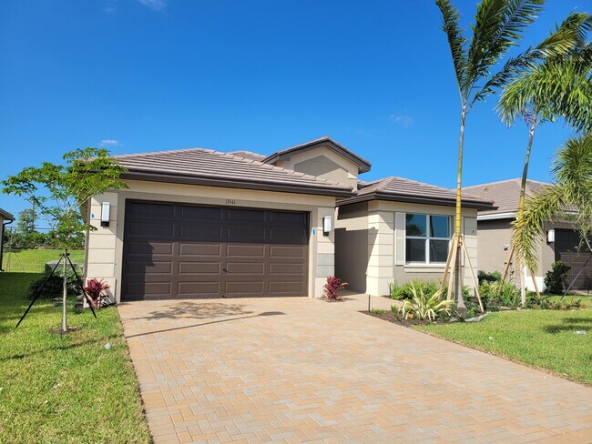 Primary Photo - 13541 SW Oceanus Blvd