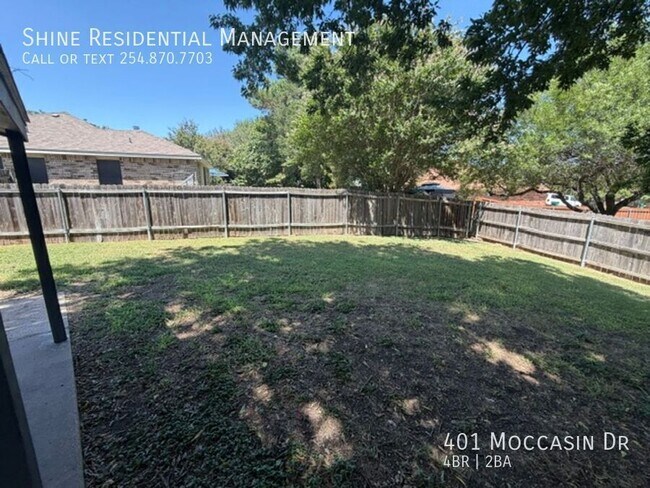 Building Photo - 401 Moccasin Dr