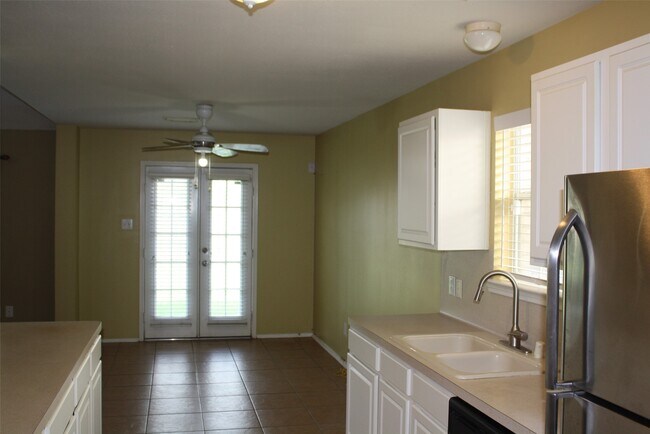 Building Photo - 6630 Sutton Meadows Dr