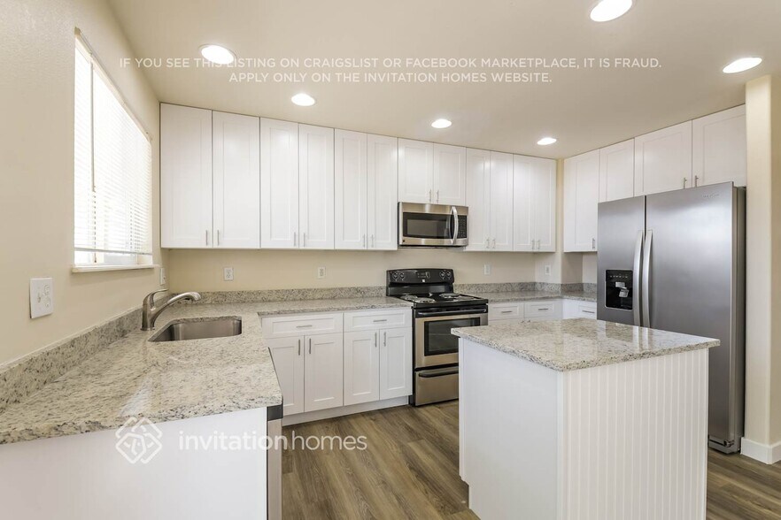 Building Photo - 15130 E 116th Dr