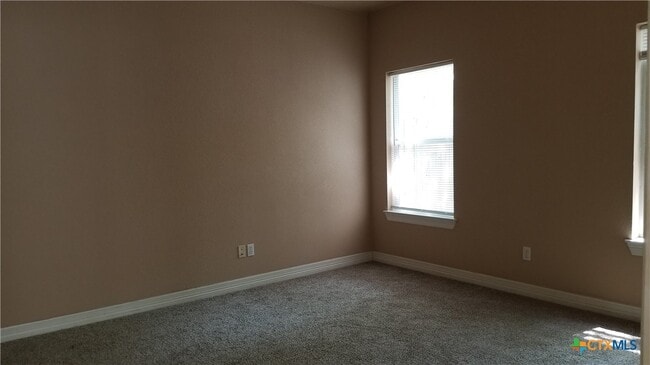 Building Photo - 3023 Green Mountain Dr