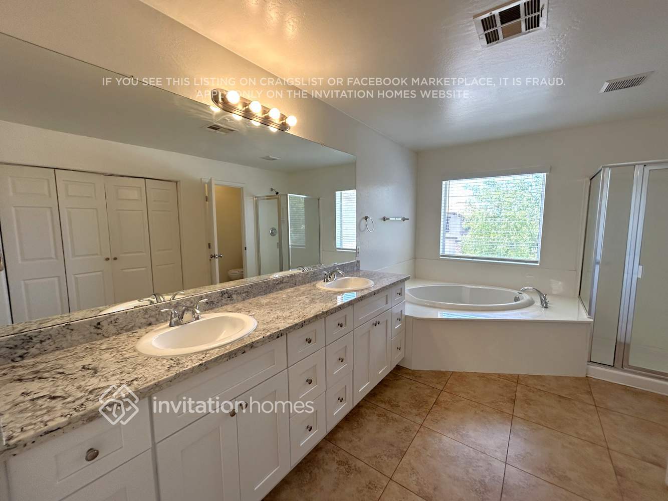Building Photo - 7421 S 40th Ln