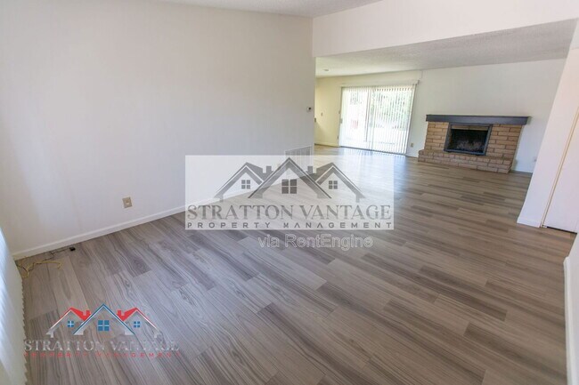 Building Photo - 7911 East Vía de Belleza