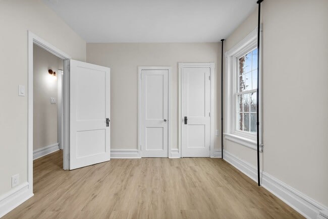 Building Photo - 109 N Sixth St