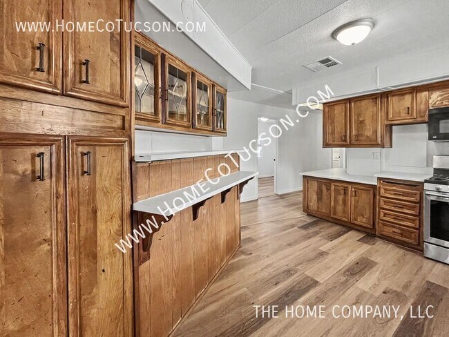 Building Photo - 2548 E Glenn St