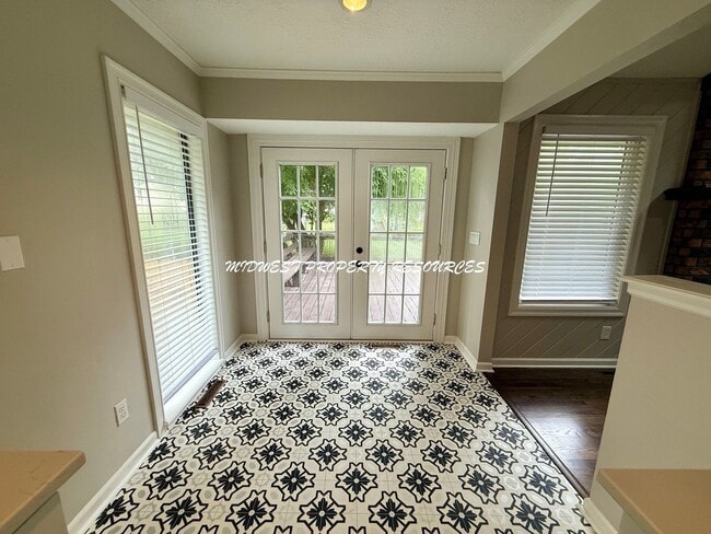 Building Photo - Newly Remodeled 3 Bed, 2.5 Bath Home with ...