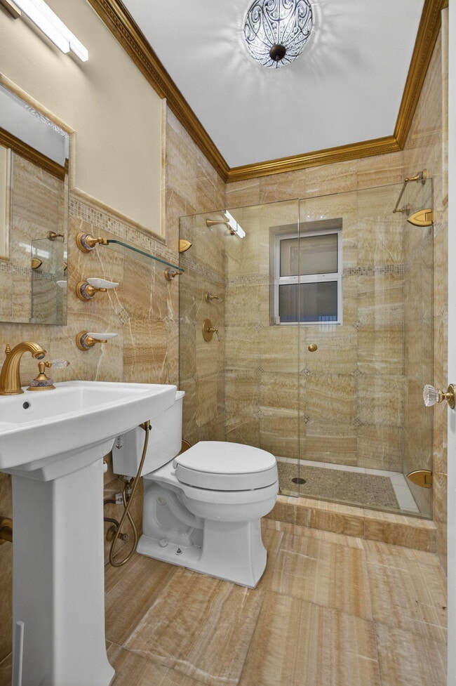 Building Photo - 616 Upland Rd