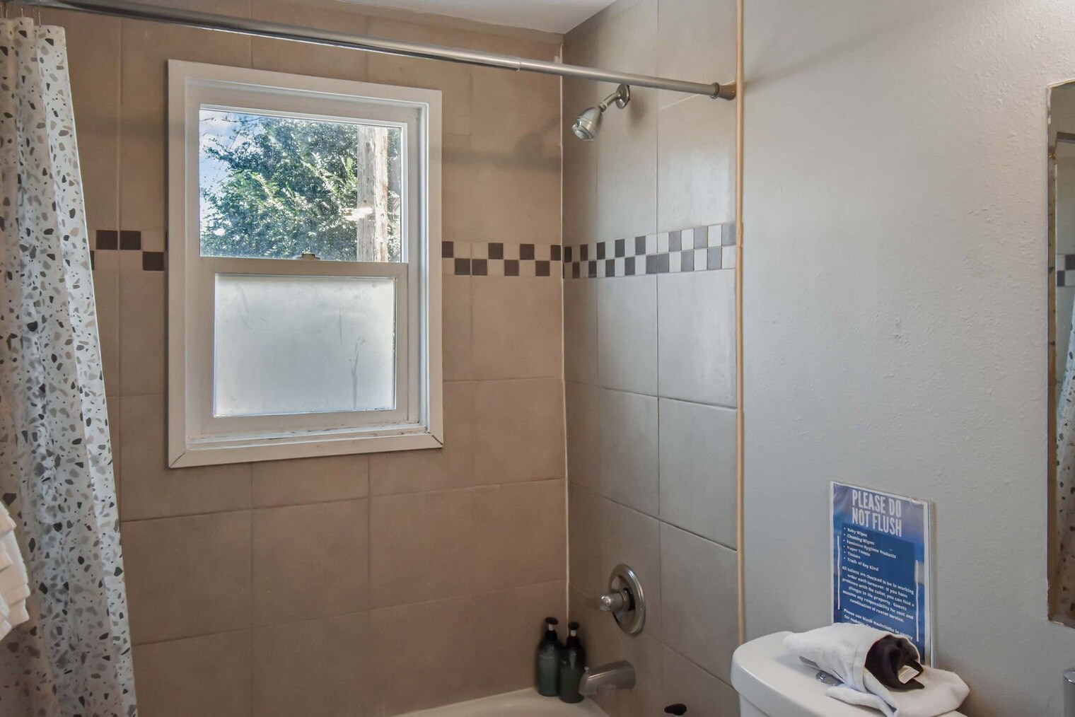 Building Photo - 7388 Oneida Dr