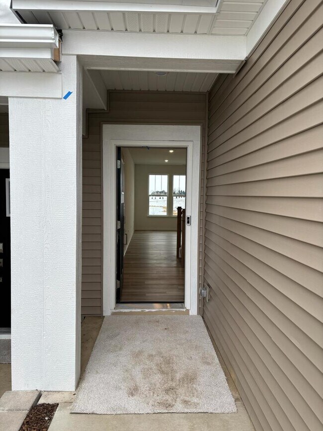 Building Photo - 450 Hathaway Ln