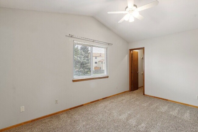 Building Photo - 8455 Ilex Dr