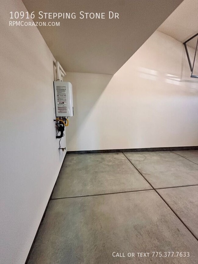 Building Photo - 10916 Stepping Stone Dr