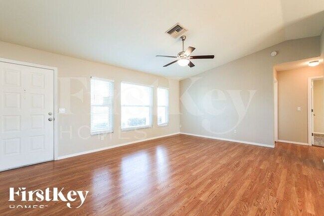 Building Photo - 306 SE 15th St