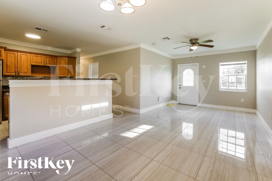 Building Photo - 601 NW 194th St