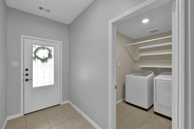 Building Photo - 22510 Red Sparrow Dr