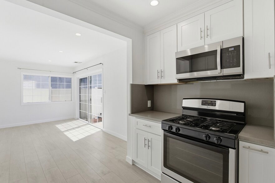 Building Photo - 17418 Califa St