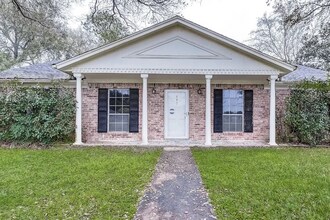 Building Photo - Amazing 4 Bedroom Homein the heart of Katy...